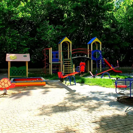 Family Shevchenko Avenue